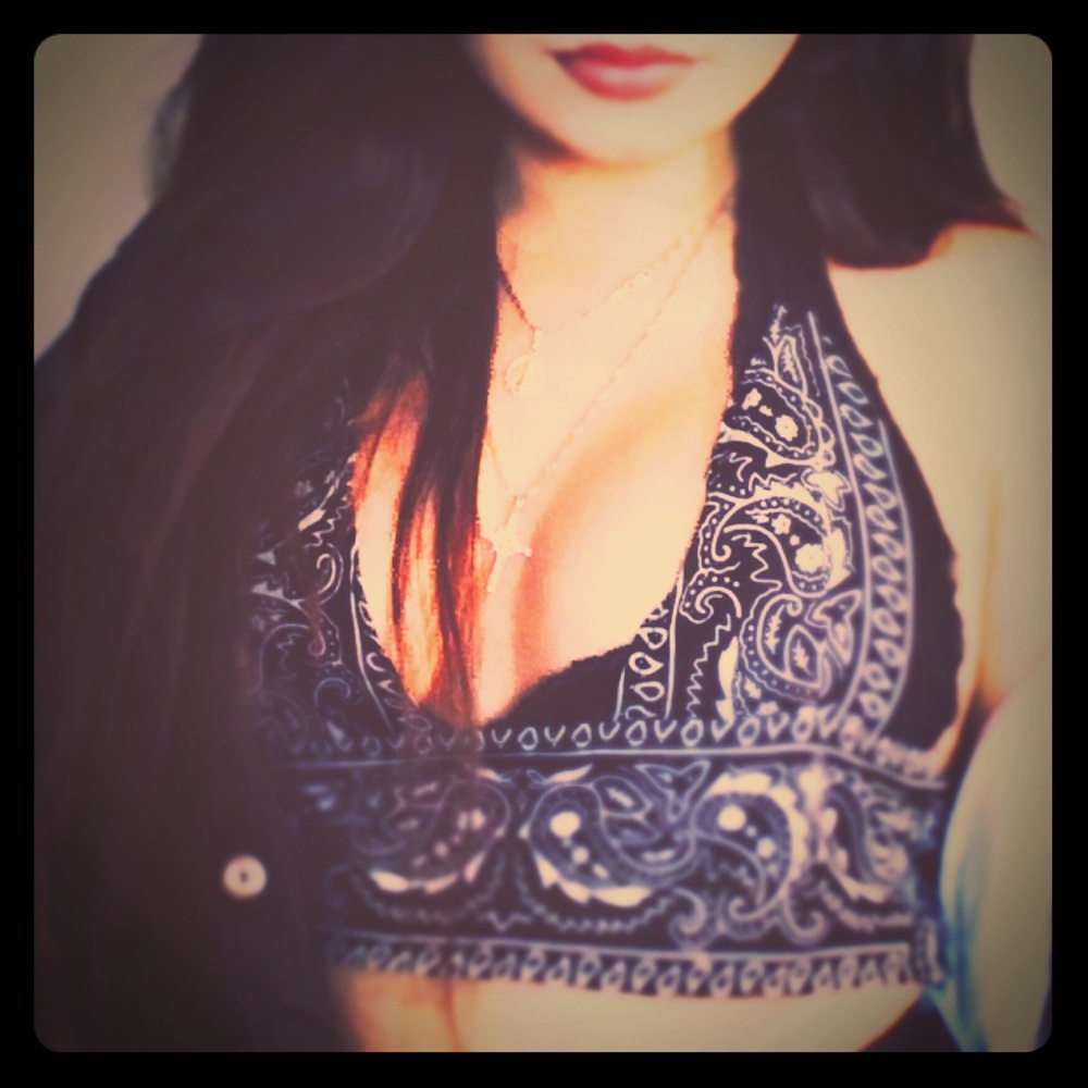 Limited series Adriana Sahar Bandana top